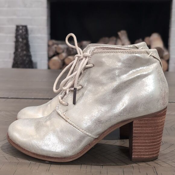 Toms Lunata Lace Up Bootie in Metallic Gold Sz 6.5 - Picture 3 of 9